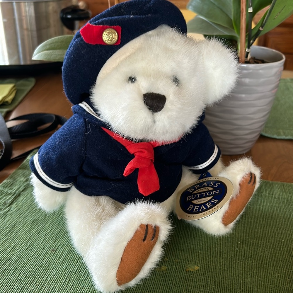 Brass Button Bear “Taylor”